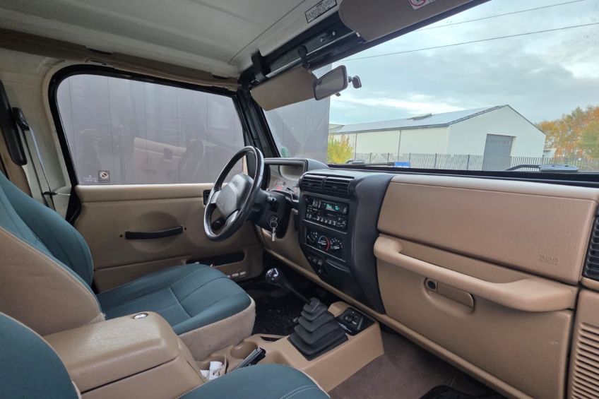 JEEP WRANGLER TJ 4.0 SAHARA EQUIPE BV5