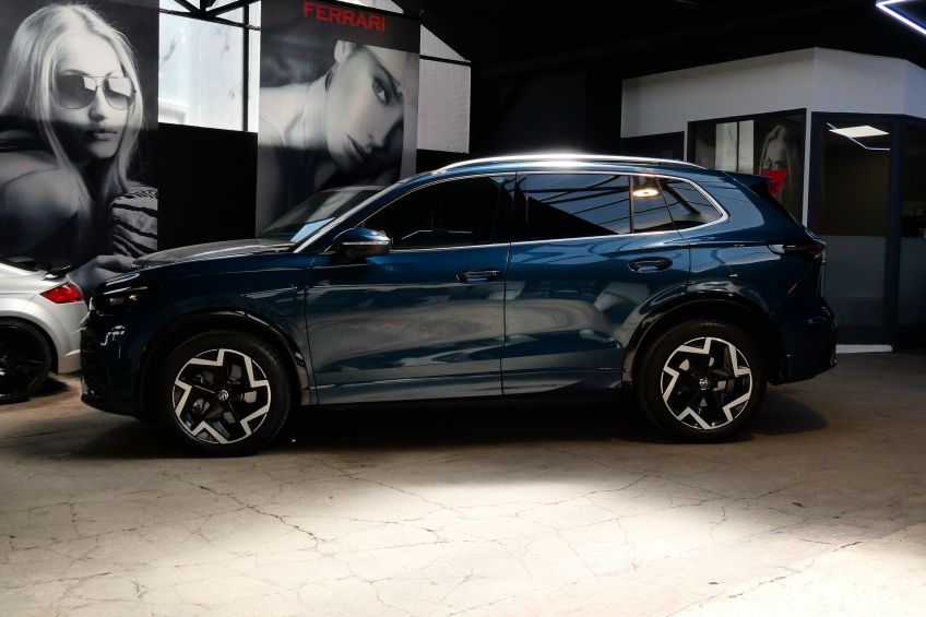 VOLKSWAGEN TIGUAN III 1.5 eTSI HYBRIDE 204 DSG7 R LINE 