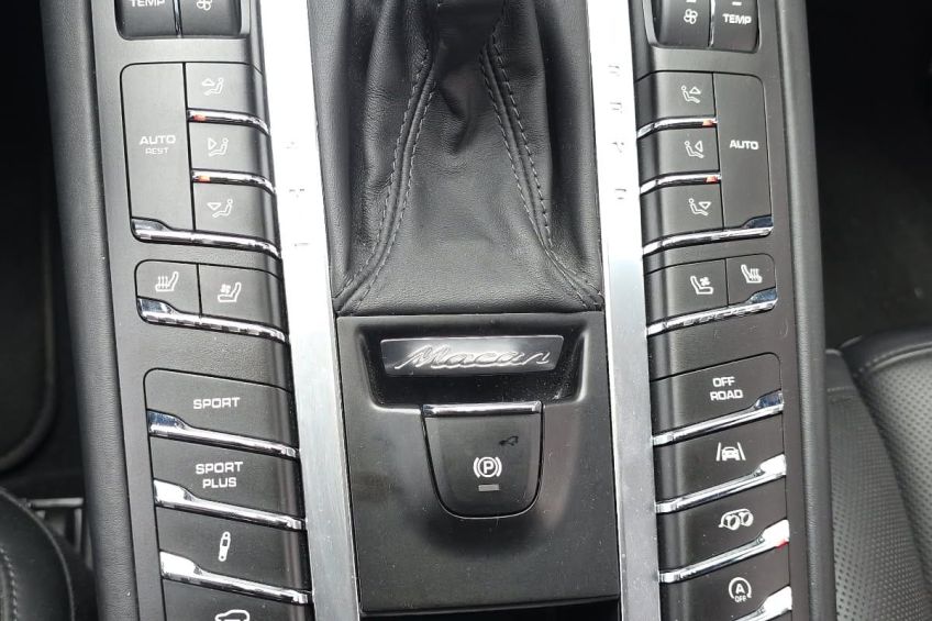 PORSCHE MACAN 3.6 V6 TURBO SPORT DESIGN BVA7